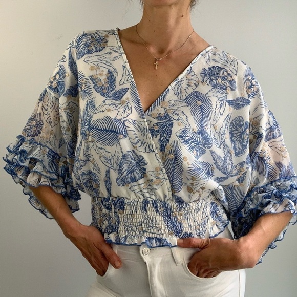 BTFL-life tropical leaf print , blue and white cropped, smoked waist top, size M - Picture 11 of 16